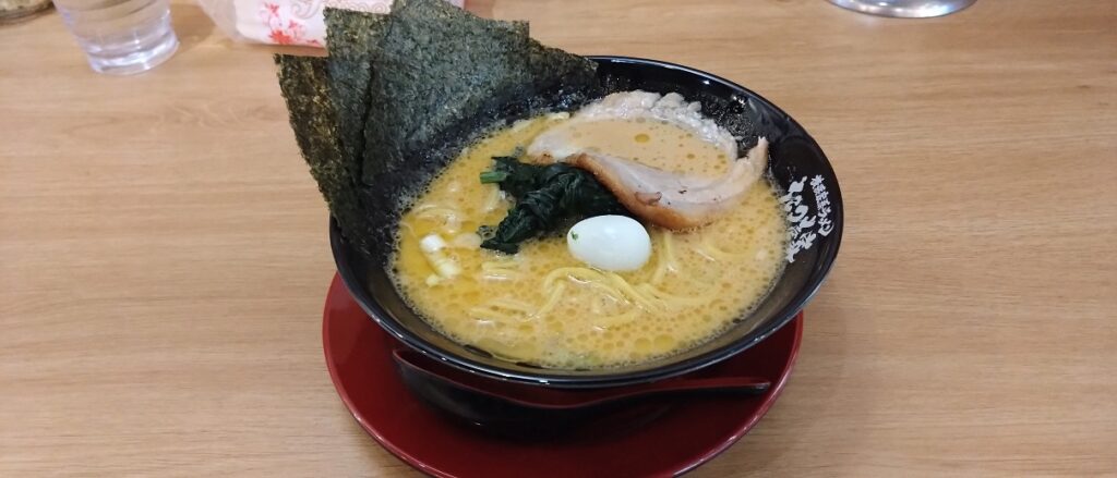 【ベトナム日本食グルメ】ハノイで家系ラーメン たつ壱家　ラーメン