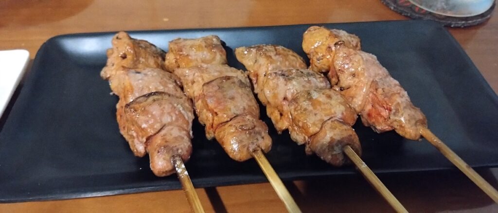 【ベトナム日本食】ハノイの焼き鳥 オールブルー All Blue　白レバー