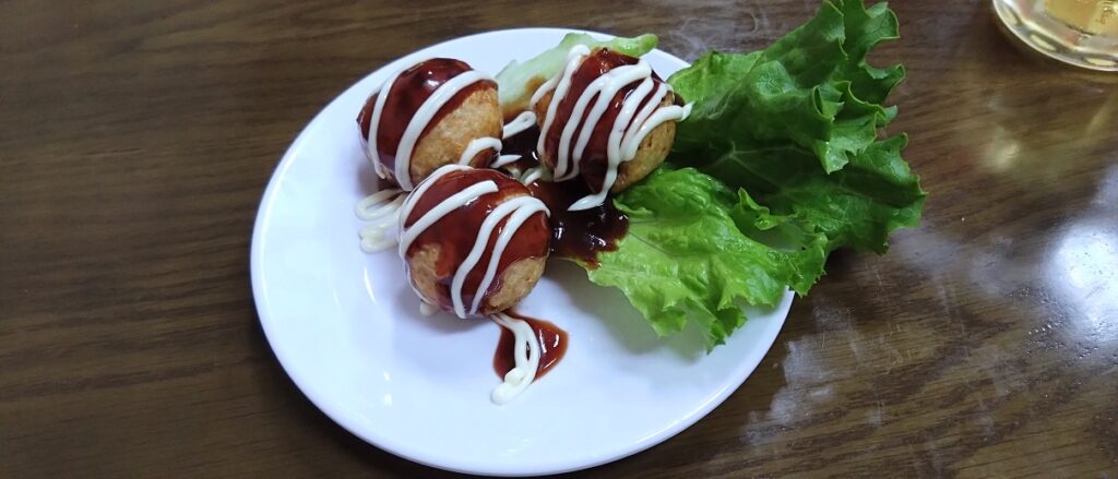 【ベトナムグルメ】ハノイのローカル激安寿司 Street Sushi　たこ焼き