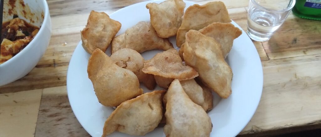 【ベトナムグルメ】ハノイの激安 中華料理 東北餃子王　揚げ餃子