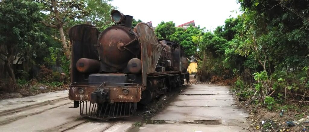 【ハノイ観光の穴場】トレインファクトリー 鉄道マニアの方へ　蒸気機関車　前から