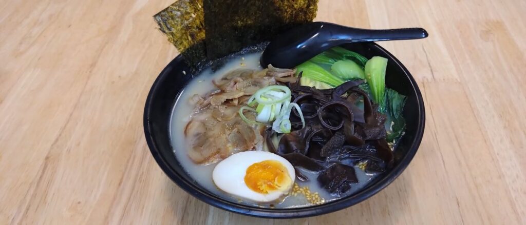 【ハノイ日本食】ラーメン/どんぶりがおどろきの安さ　豚骨ラーメン