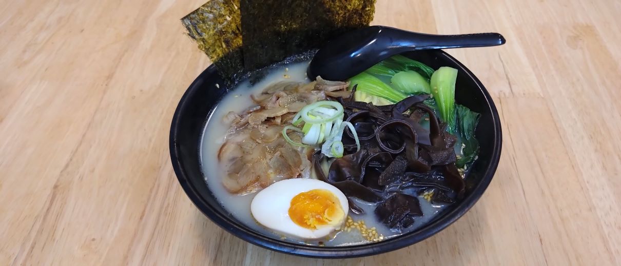 【ハノイ日本食】ラーメン/どんぶりがおどろきの安さ