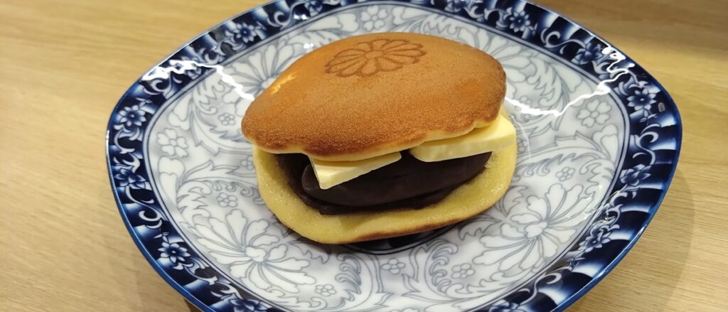 【ハノイで日本食】ハノイ初の回転寿司 浜鮨 ちょっといい店♪　アンバターどらやき