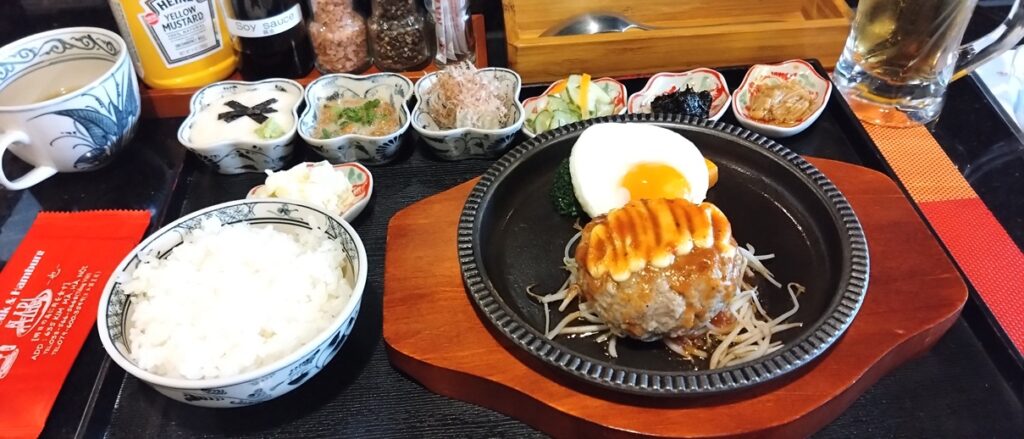 【ハノイ日本食】ハンバーグ膳がおすすめNARI 会食にも　ハンバーグ膳