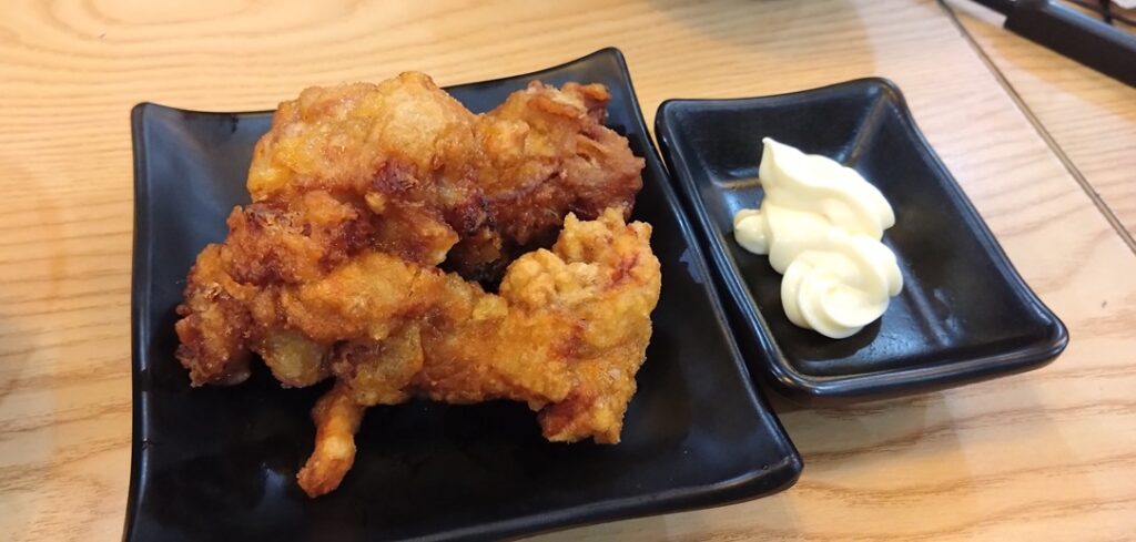 【ハノイグルメ】ラーメン＆豚丼 大山のサービスがすごい　唐揚げ