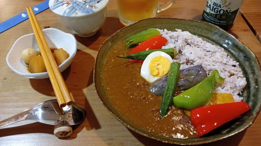 【ハノイ日本食】濃いめのカレーがお好きなら春一番の野菜カレー